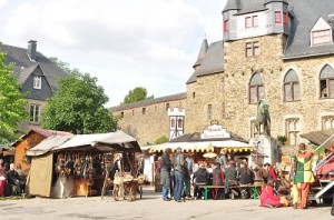 Mittelaltermarkt Schloss Burg 2013